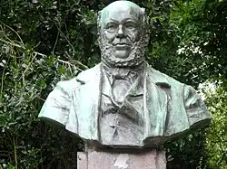 Borstbeeld van E.J. Potgieter aan de Potgietersingel in Zwolle (1908)