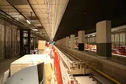 Metrostation Amsterdam Centraal, perrons Noord/Zuidlijn, december 2015.