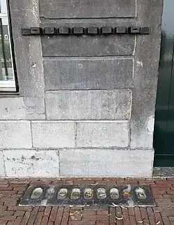 Detail galerij. Hier werden de geweren in gezet