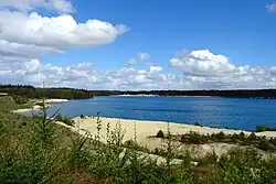 Oostelijk meer ontstaan door zandwinning in het Gasselterveld