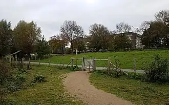 Noordelijke entree en rivierdijk