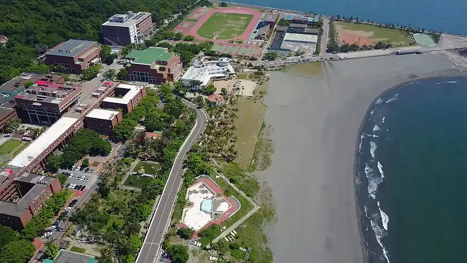 Campusgebouwen en Sizihwan Bay