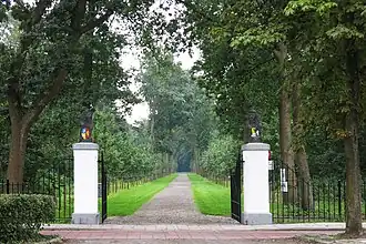 De Oprijlaan Van Ter Coulster Is Weer In Oude Luister Hersteld