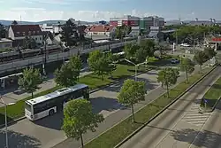 Het busstation ten zuiden van het station naast de keersporen.