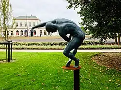 Beeld danser door Ilse Oelbers