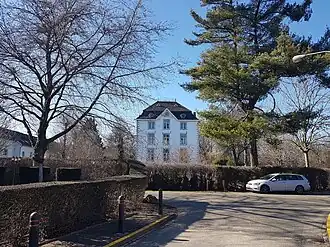 De Burghtstraat met De Burght gezien vanuit het oosten