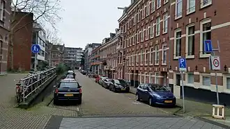 Oetewalerstraat gezien vanaf de Linnaeusstraat (december 2019)