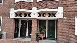 Portiek Amaliastraat 10-12 in Amsterdamse Schoolstijl (januari 2020)