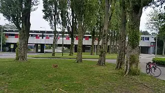 Wageningenmetrobrug met metrostel vanuit het zuiden gezien (juni 2020)