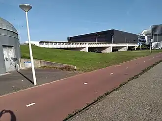Holterbergbrug met daarachter Ziggo Dome (november 2020)