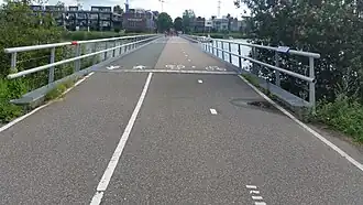 Brug 2037 richting Vrijburcht (juli 2020)