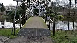 Brug 2180, de Van der Sande Lacostebrug met kunstwerk van AnneMmarie van Splunter