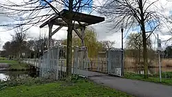 Brug 2294, enige ophaalbrug in het park