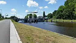 Brug 491 en 968 lijken vanaf ver één geheel te vormen (mei 2020)