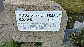 Naambord Truus Wijsmullerbrug (september 2020)