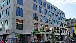 Zijgevel De geelvinck met huisnummer 3 op punt (augustus 2020)