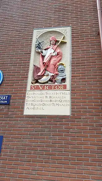 Gevelsteen Sint Victor (juli 2020)