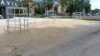 Speeltoestel bij het Van Eesteren Paviljoen; 2020.