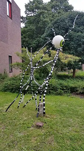 Onbestemd beeld aan het Tegelarijpad (juli 2020)