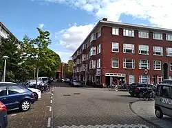 Zomerdijkstraat 1-13; rechts Kribbestraat (september 2020)
