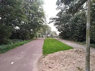 Een kleine klim richting brug 1128 (september 2021)