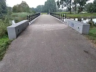Brug 1174 met rechts de inlaat (september 2021)