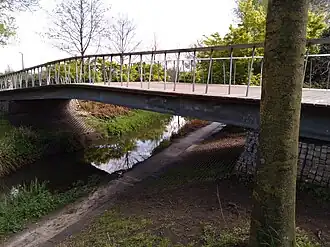 Zijaanzicht van brug 2355 (mei 2021)