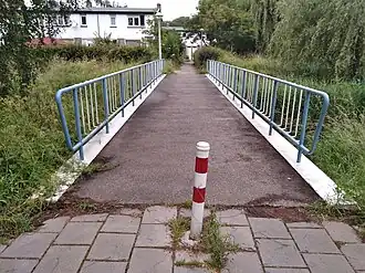 Brug 479 met op de achtergrond duplexwoningen Zwaardemakerstraat (juni 2021)