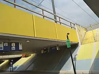 Noordelijk deel van Brug 9114 met links onder roestbruin deel van Tension pieces (augustus 2021)