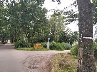 Drie Burgpad met ingang van een van de velden (juli 2021)