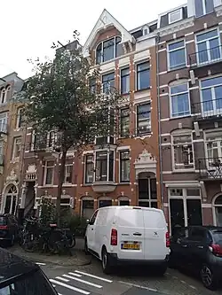 Nrs. 73-75 (75 met chaletgevel) (september 2021)