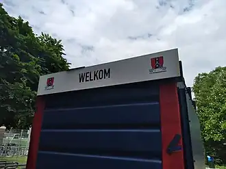 JOS Watergraafmseer op toegangshuisje (juli 2021)