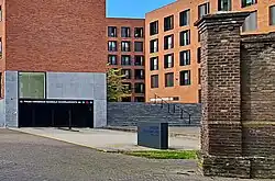 Toegang parkeergarage en trappartij