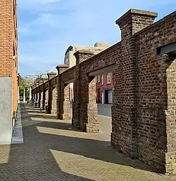 Fabrieksmuur, westzijde