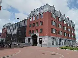 Revaleiland 500, straatkant