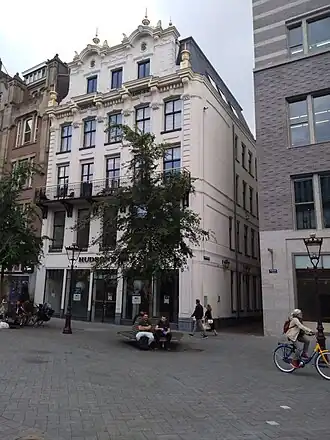 Rokin 17 met de letters van Hudson’s Bay (augustus 2021)