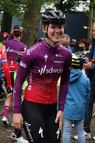 Lonneke Uneken in de Simac Ladies Tour 2021