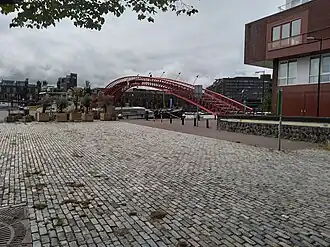 P.E. Tegelbergplein met Pythonbrug (september 2021)