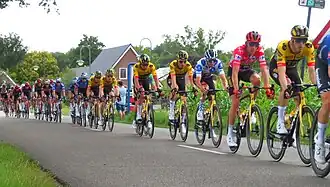 Het peloton in de 2e etappe, Nederland