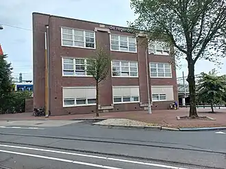 Droogbak 1CD, Amsterdam Op voorgrond ongebruikte tramrails augustus 2022