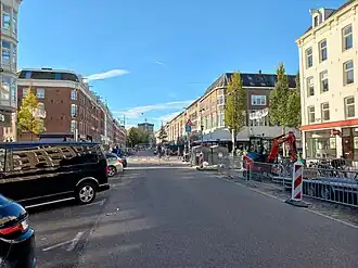 Kruising Eerste Van Swindenstraat (voor naar achter) en Dapperstraat (links naar rechts) (november 2022)