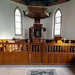 Interieur met preekstoel