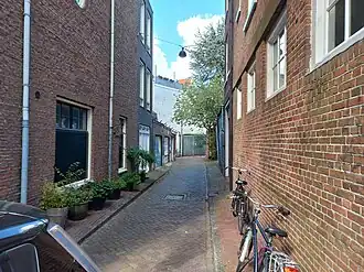 Kromme Palmstraat met op de achtergrond knik (oktober 2022)