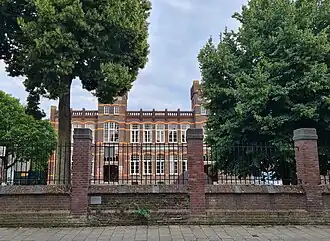 De Sint-Servatiusschool aan de Herbenusstraat in 2022