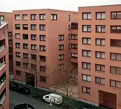 Twee noordelijke torens, gezien vanuit Centre Céramique