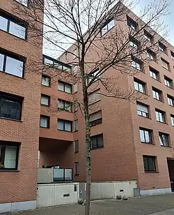 Toegang parkeergarage en 'tussengevel'