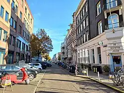 Inkijk in Tweede van Swindenstraat (westelijk deel) vanaf Linnaeusstraat (november 2022)