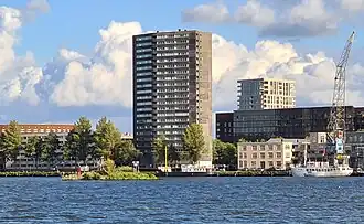 Skydome aan het IJ, gezien vanaf het Oostveer (2023)