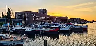 De Levantkade, gezien vanaf de Verbindingsdam (2023)