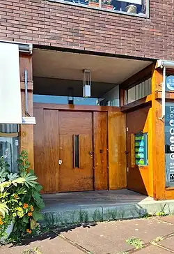 Zuidzijde: gecombineerde entrees